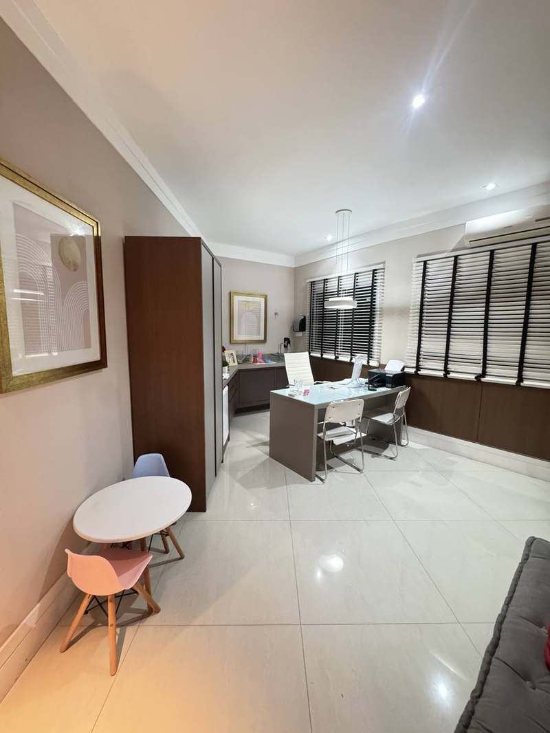 Sala 4 — Consultório Clínico